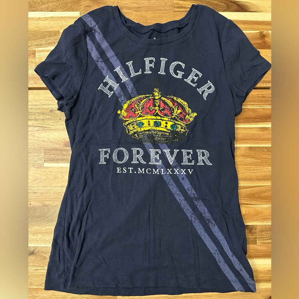 ⭐️SOLD⭐️Tommy Hilfiger t-shirt. Excellent condition.